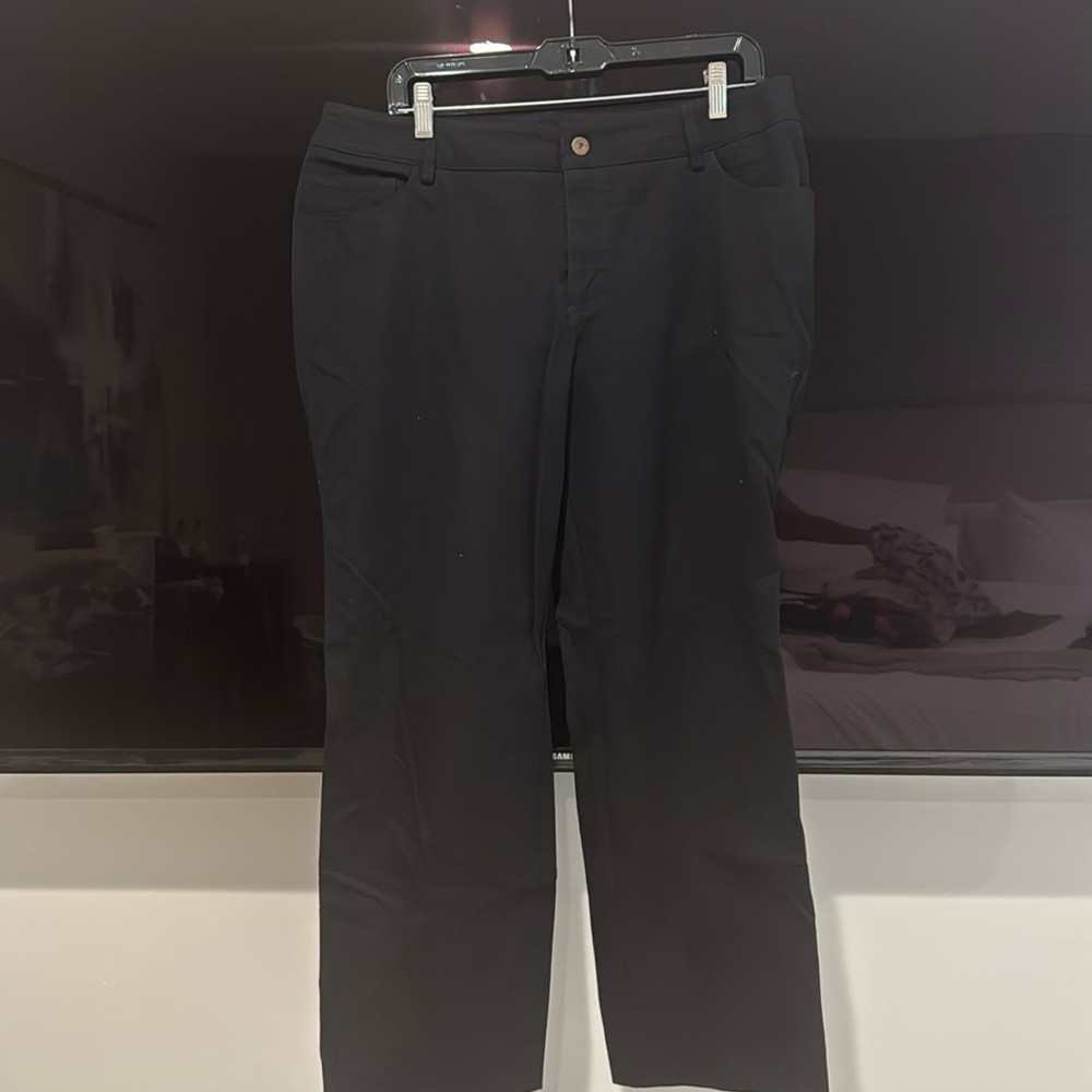 FOXES Black Cropped Jean
